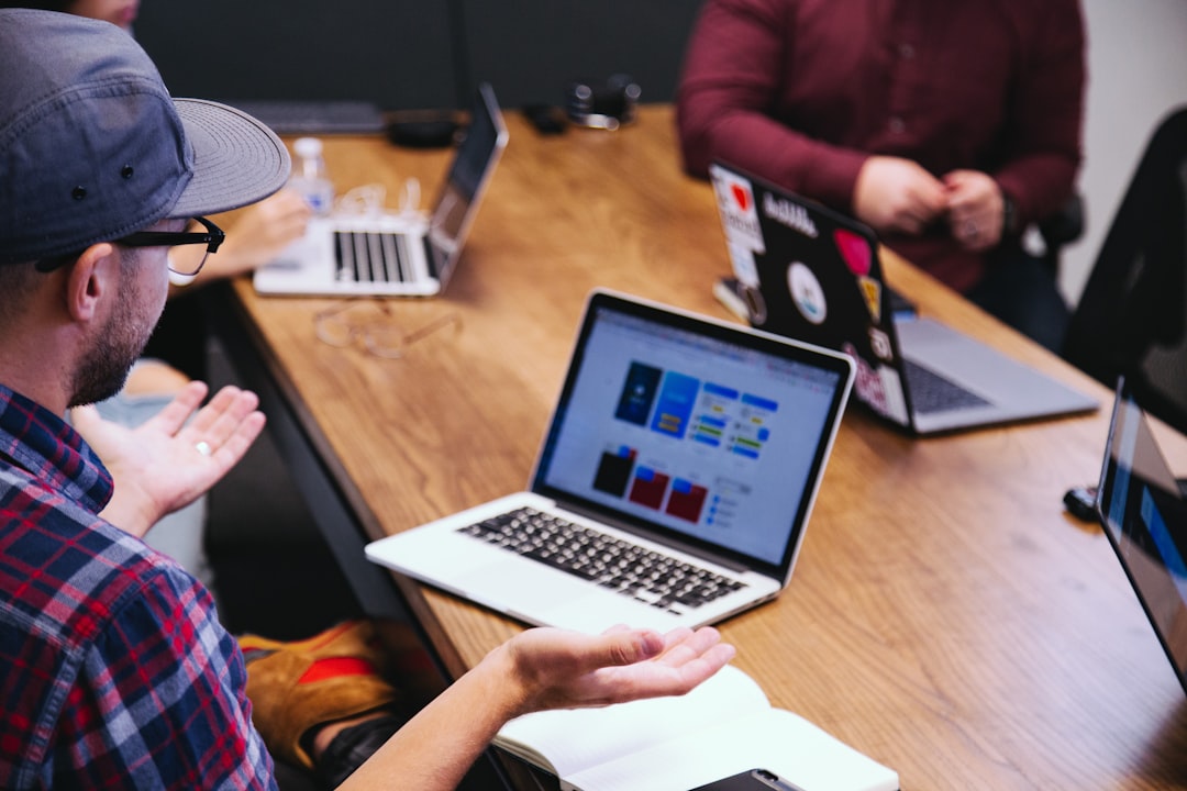 fullerton seo company — man talking in the meeting